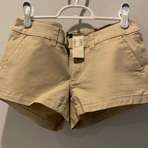 NWT American eagle stretch low rise khaki shorts